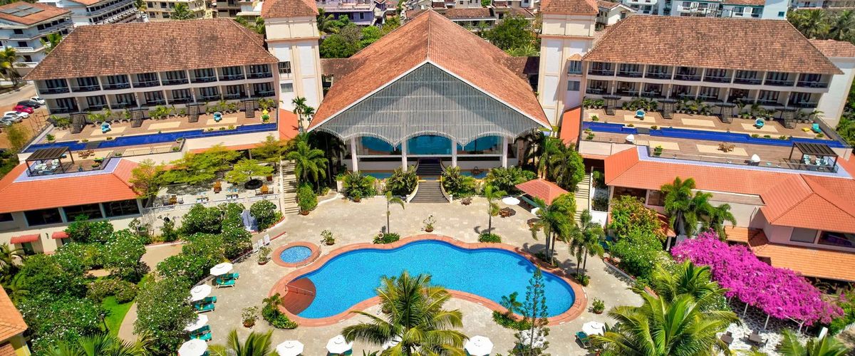 obiekt, teren hotelu, basen