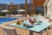 teren hotelu, basen, restauracja