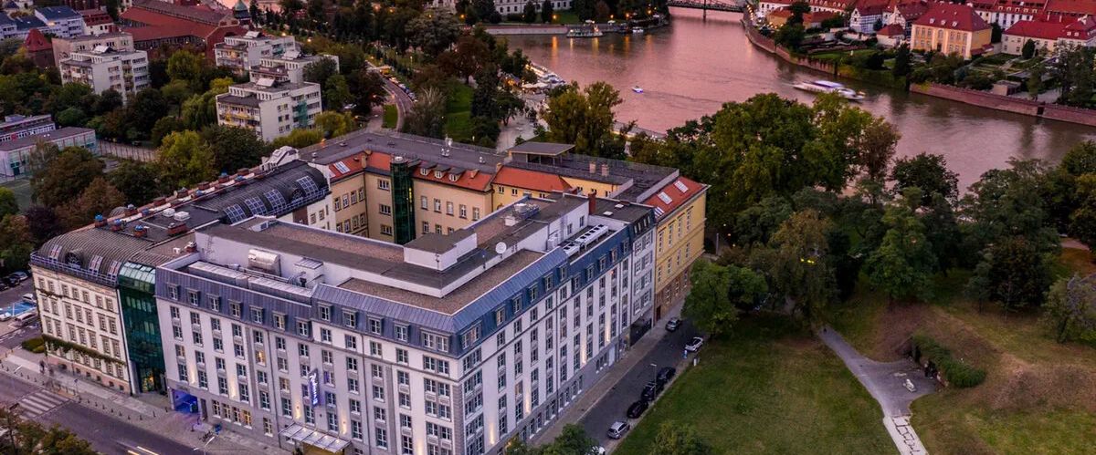 obiekt, budynek główny