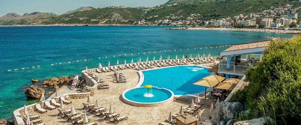 basen, plaża, góry