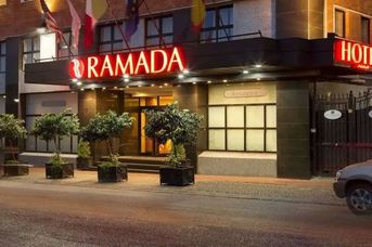 Ramada Naples City Center