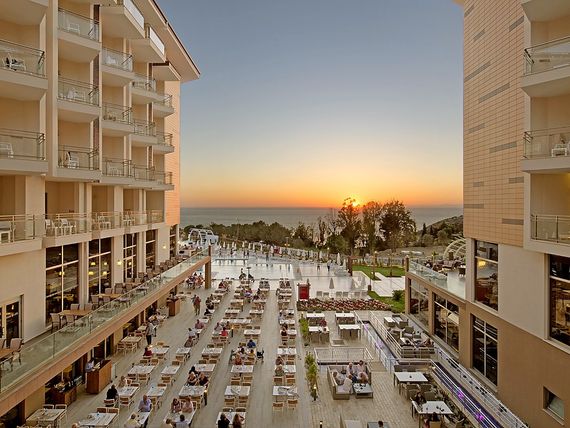 Ramada Resort Kusadasi - zdjęcie 3