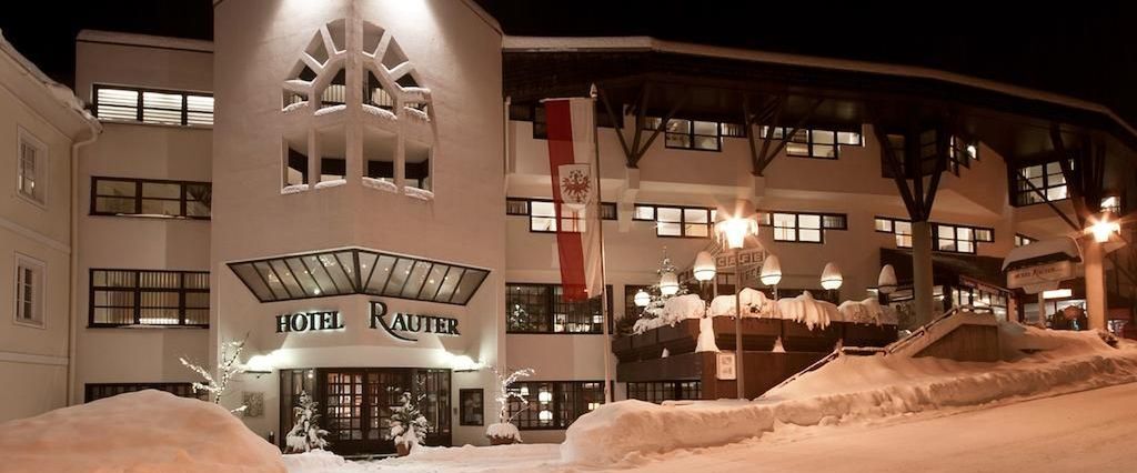 obiekt, budynek główny, teren hotelu