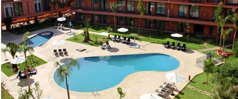 obiekt, teren hotelu, basen