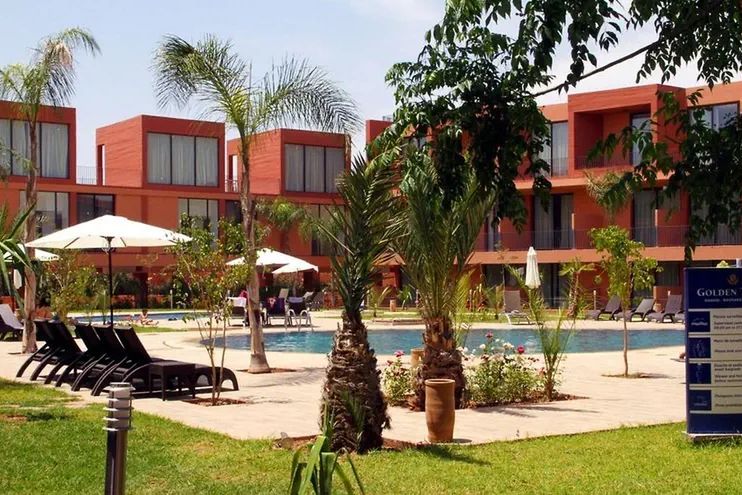 obiekt, teren hotelu, basen