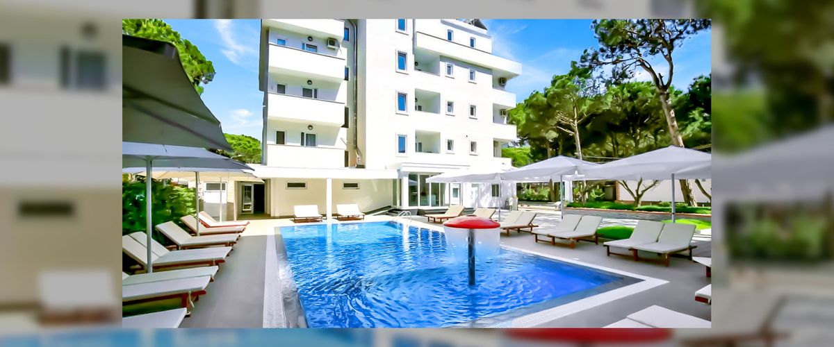 obiekt, teren hotelu, basen