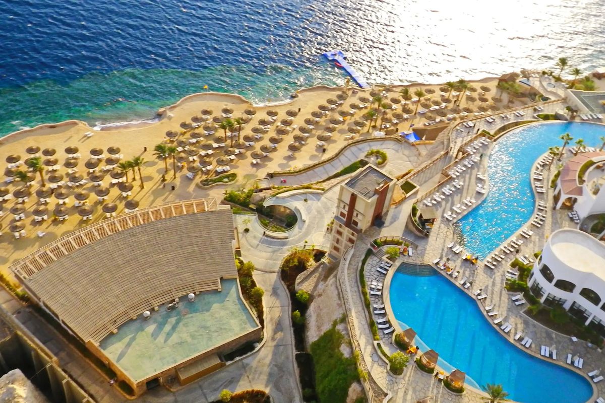 teren hotelu, basen, plaża