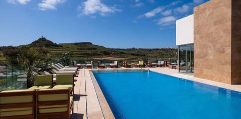 teren hotelu, góry, basen