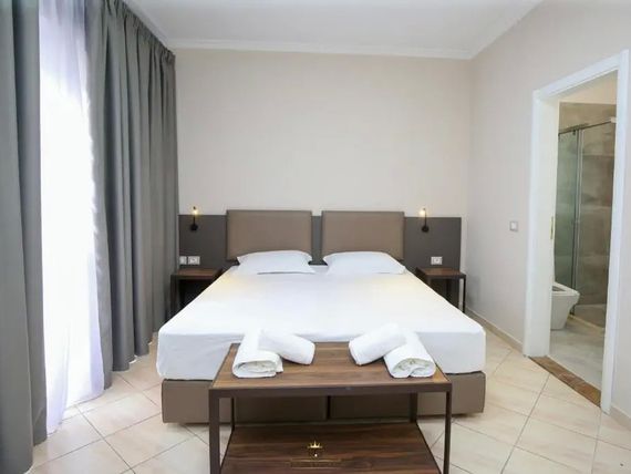 Regina Garden 4*
