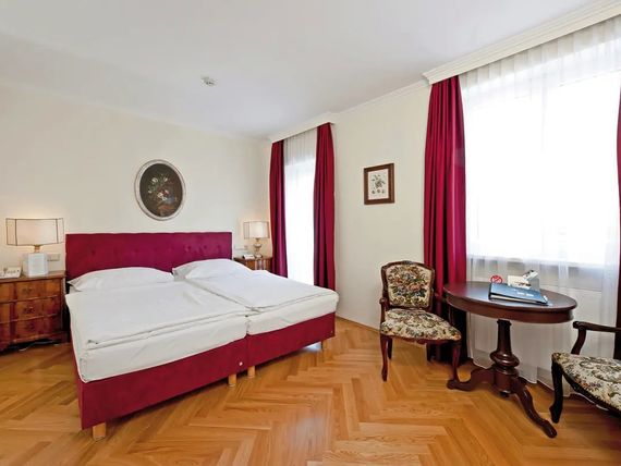 Regina (Wiedeń) 4*