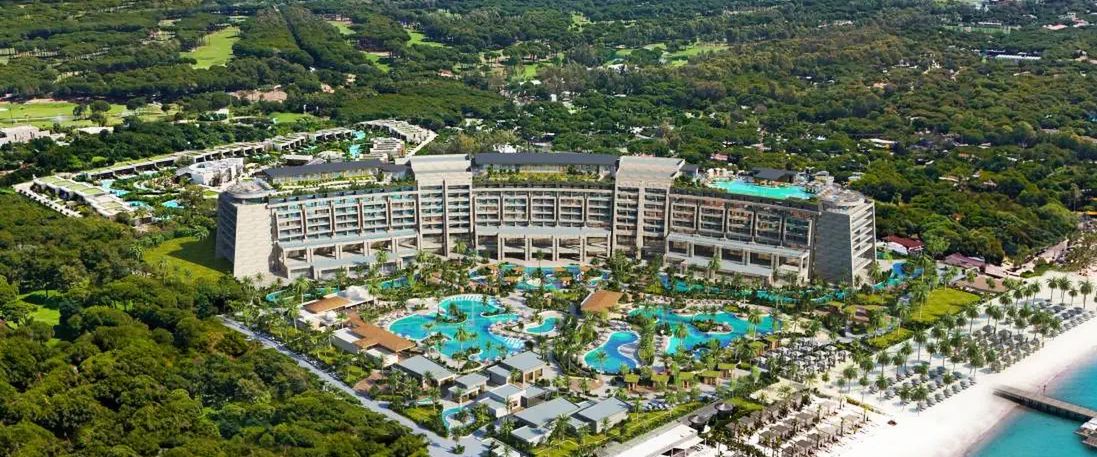 teren hotelu, basen, plaża