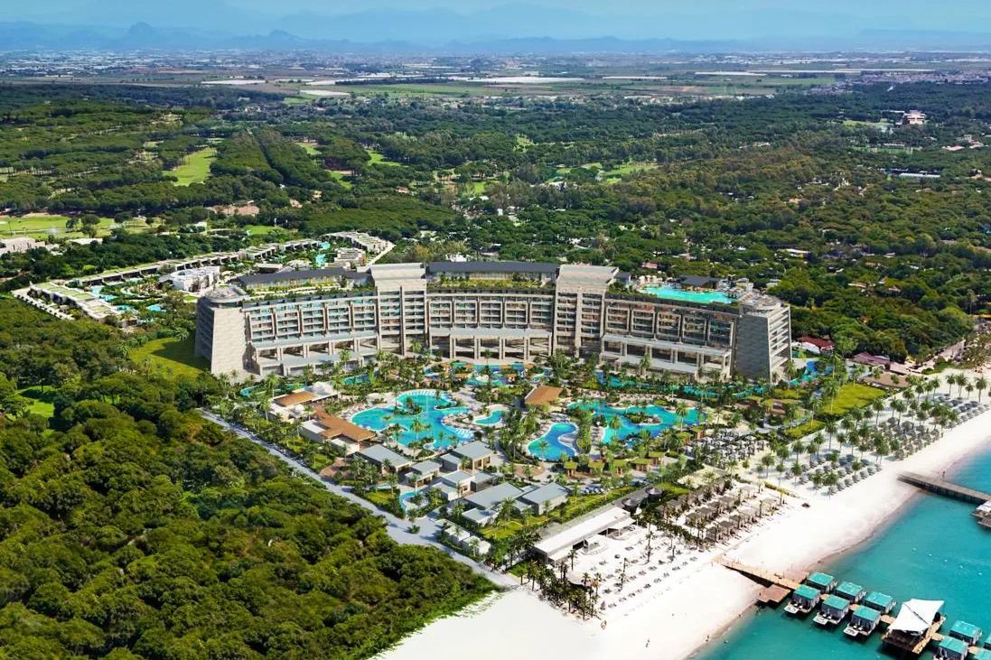 teren hotelu, basen, plaża