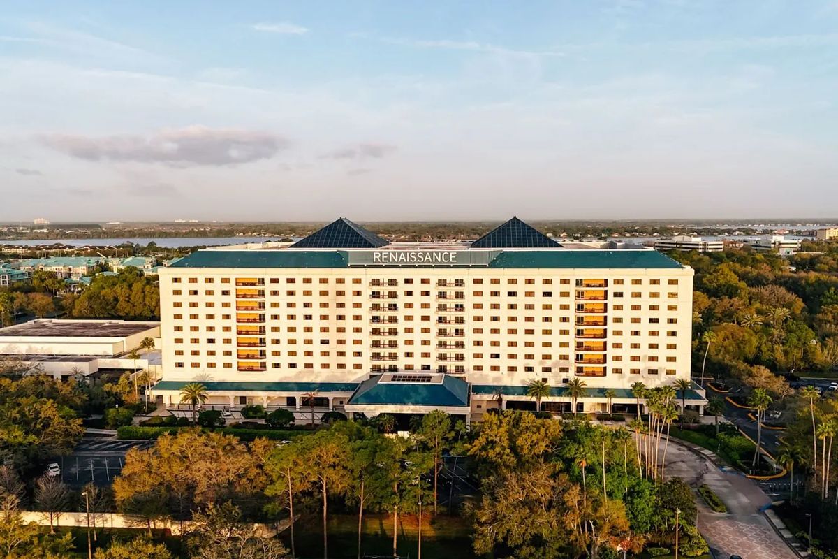 obiekt, teren hotelu