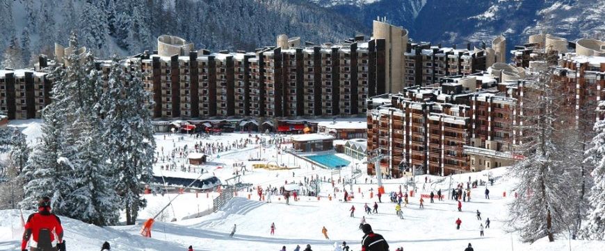 teren hotelu, budynek główny