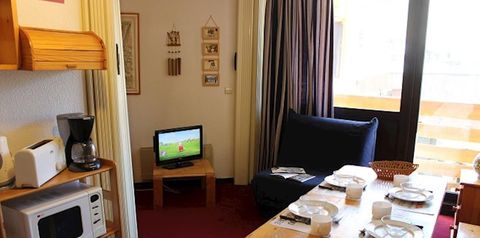 pokój, kuchnia / aneks kuchenny, balkon / taras