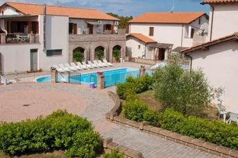 Residence Borgo Valmarina