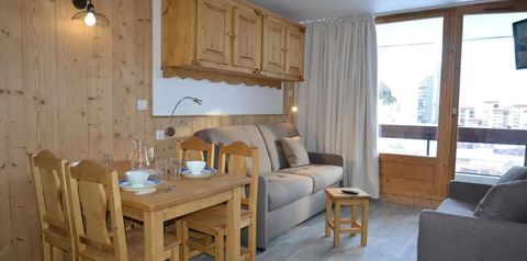 pokój, kuchnia / aneks kuchenny, balkon / taras