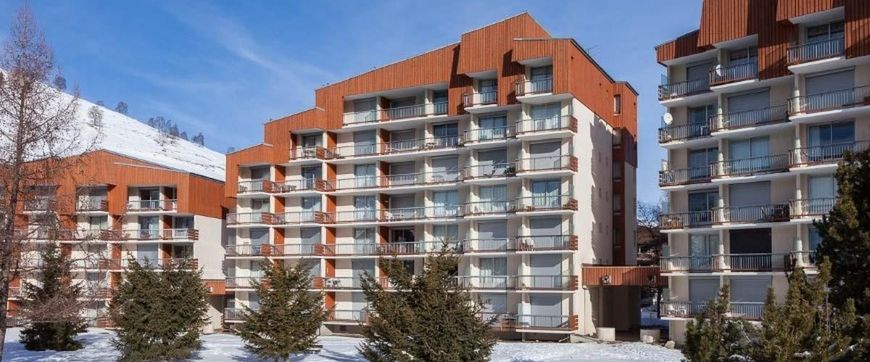 budynek główny, teren hotelu