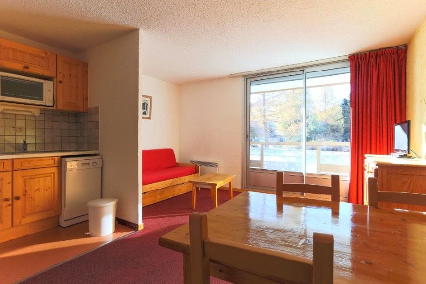 pokój, kuchnia / aneks kuchenny