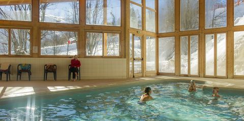 wyciągi narciarskie, góry, basen