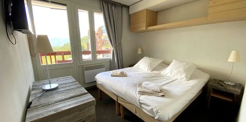 pokój, kuchnia / aneks kuchenny