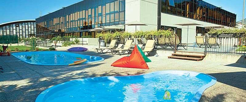 obiekt, teren hotelu, basen