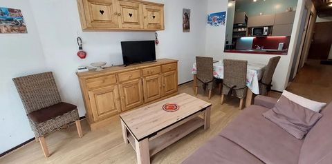 pokój, kuchnia / aneks kuchenny