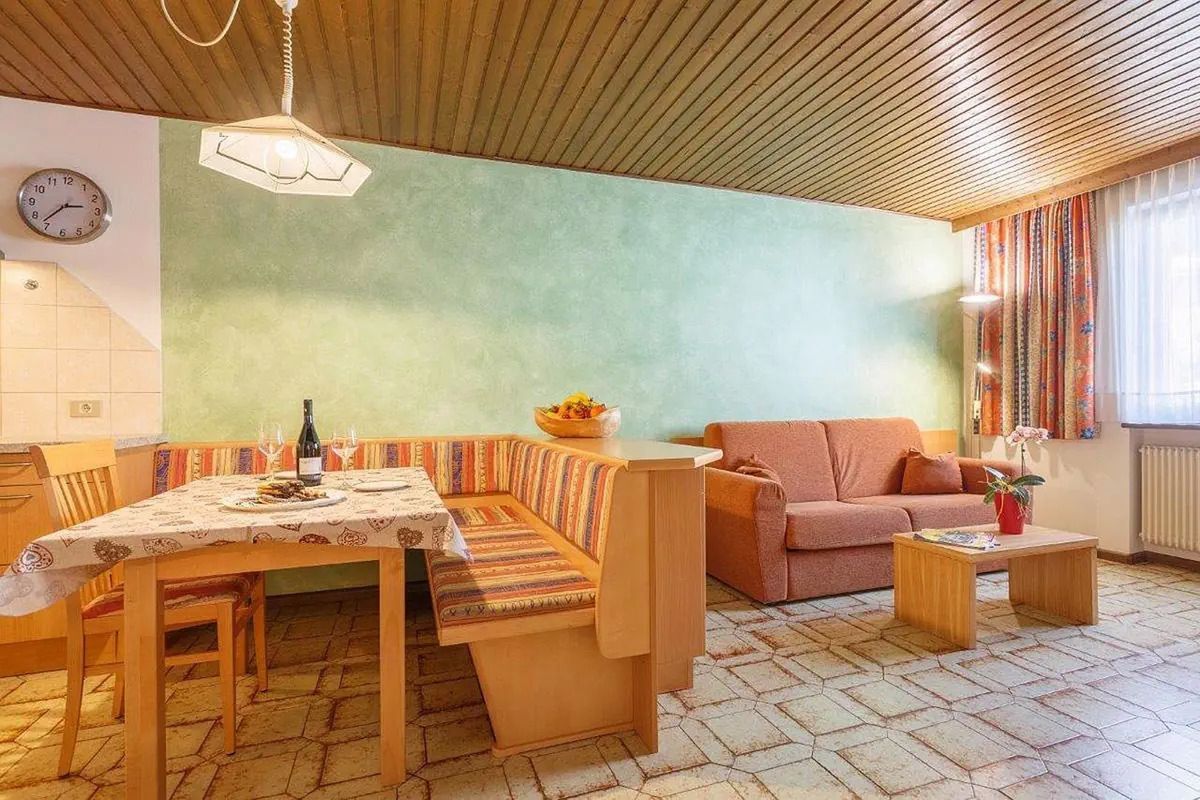 pokój, kuchnia / aneks kuchenny