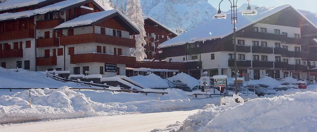 teren hotelu, budynek główny