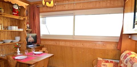 pokój, kuchnia / aneks kuchenny