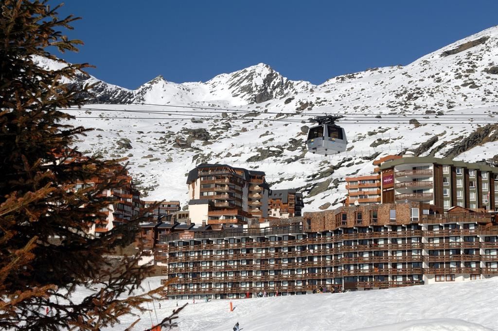 obiekt, teren hotelu