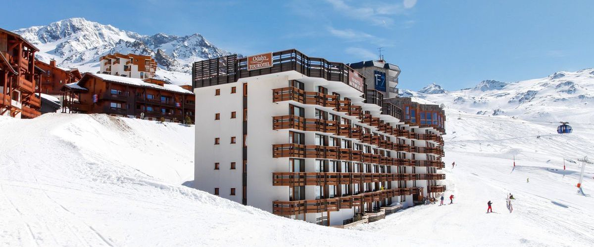 teren hotelu, budynek główny, obiekt