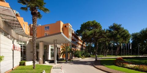 teren hotelu, budynek główny