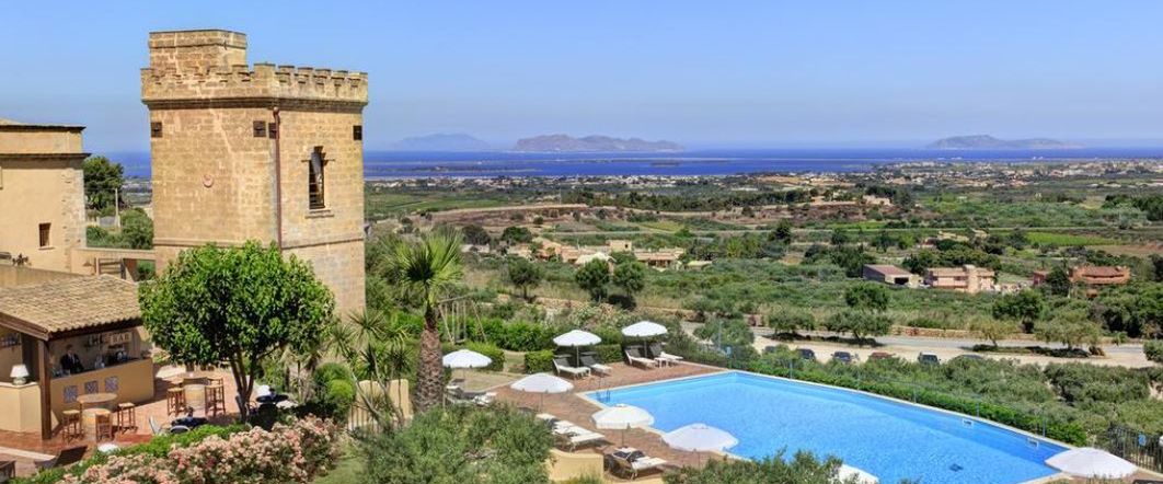 obiekt, teren hotelu, basen