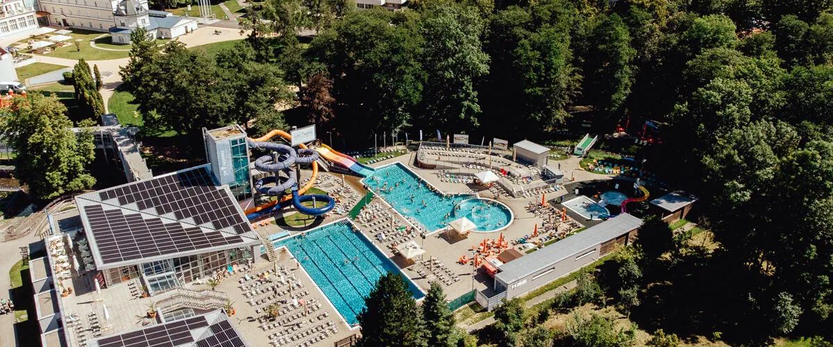 basen, aquapark, zjeżdżalnia