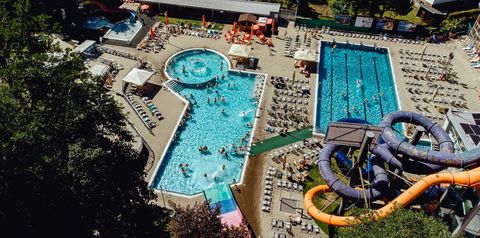 basen, aquapark, zjeżdżalnia