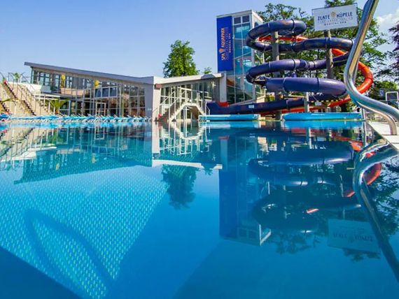 basen, aquapark, zjeżdżalnia