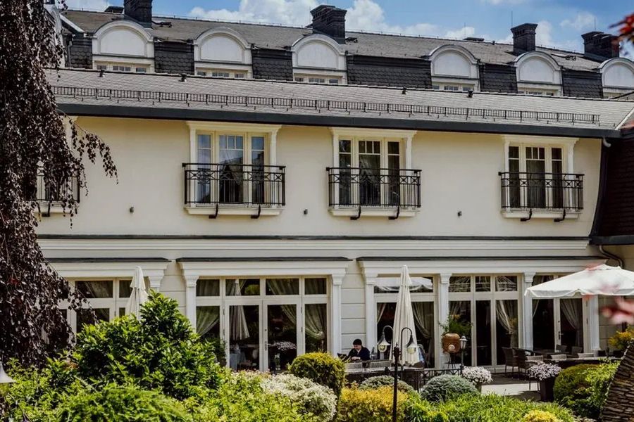 obiekt, teren hotelu