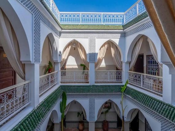 obiekt, teren hotelu
