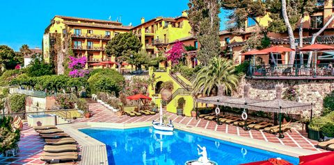 obiekt, teren hotelu, basen