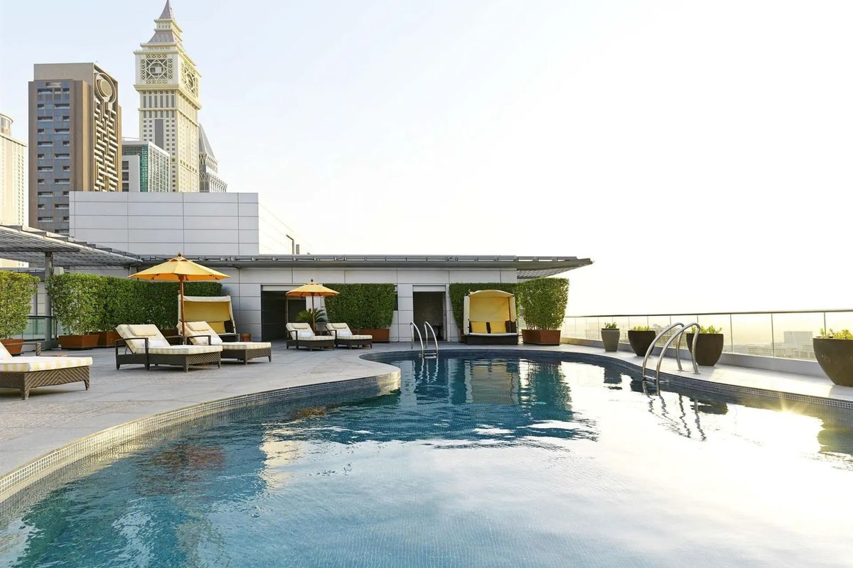 obiekt, teren hotelu, basen