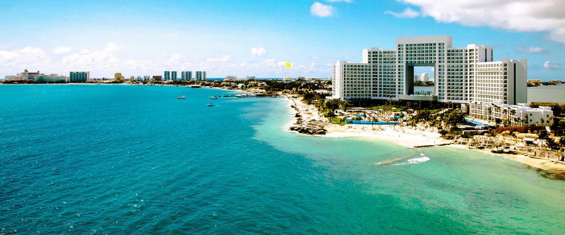 teren hotelu, budynek główny