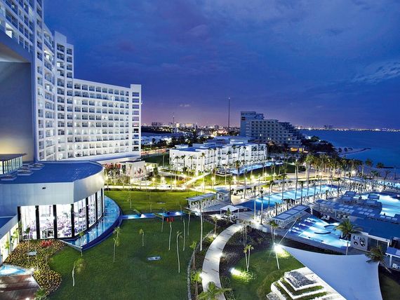 teren hotelu, budynek główny
