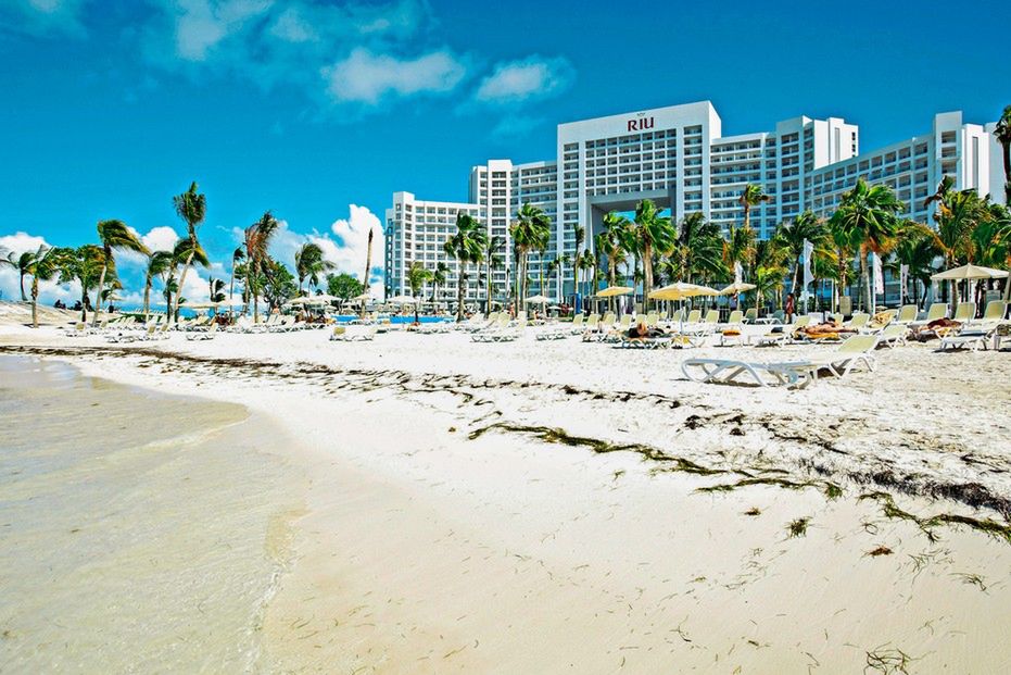 teren hotelu, budynek główny