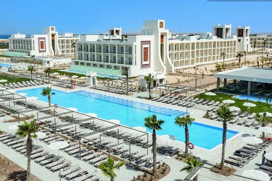 obiekt, teren hotelu, basen