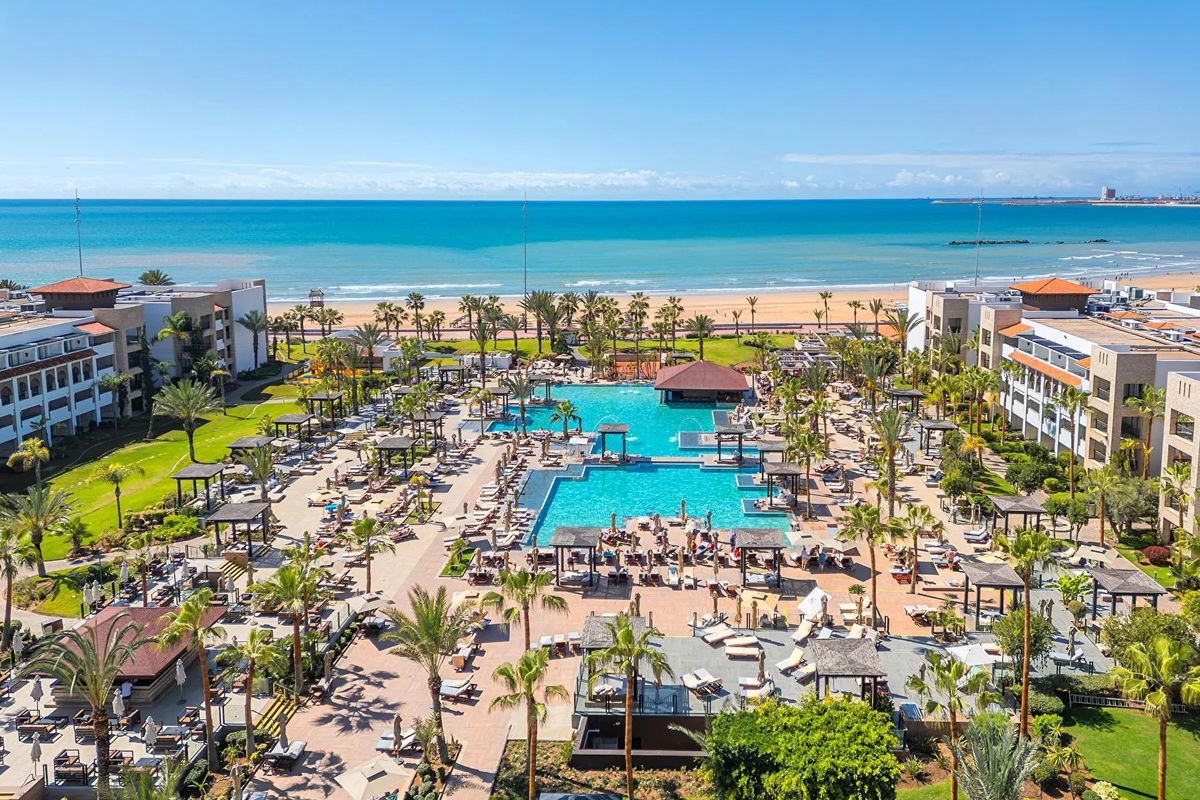 teren hotelu, basen, plaża