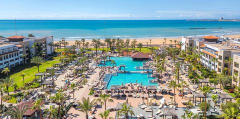 teren hotelu, basen, plaża