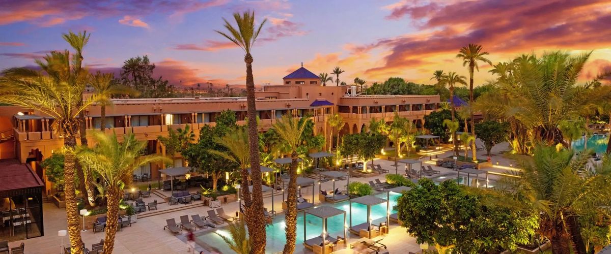 obiekt, teren hotelu, basen