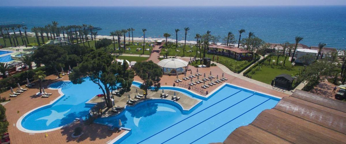 teren hotelu, basen, plaża