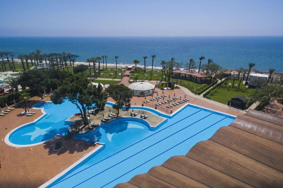 teren hotelu, basen, plaża